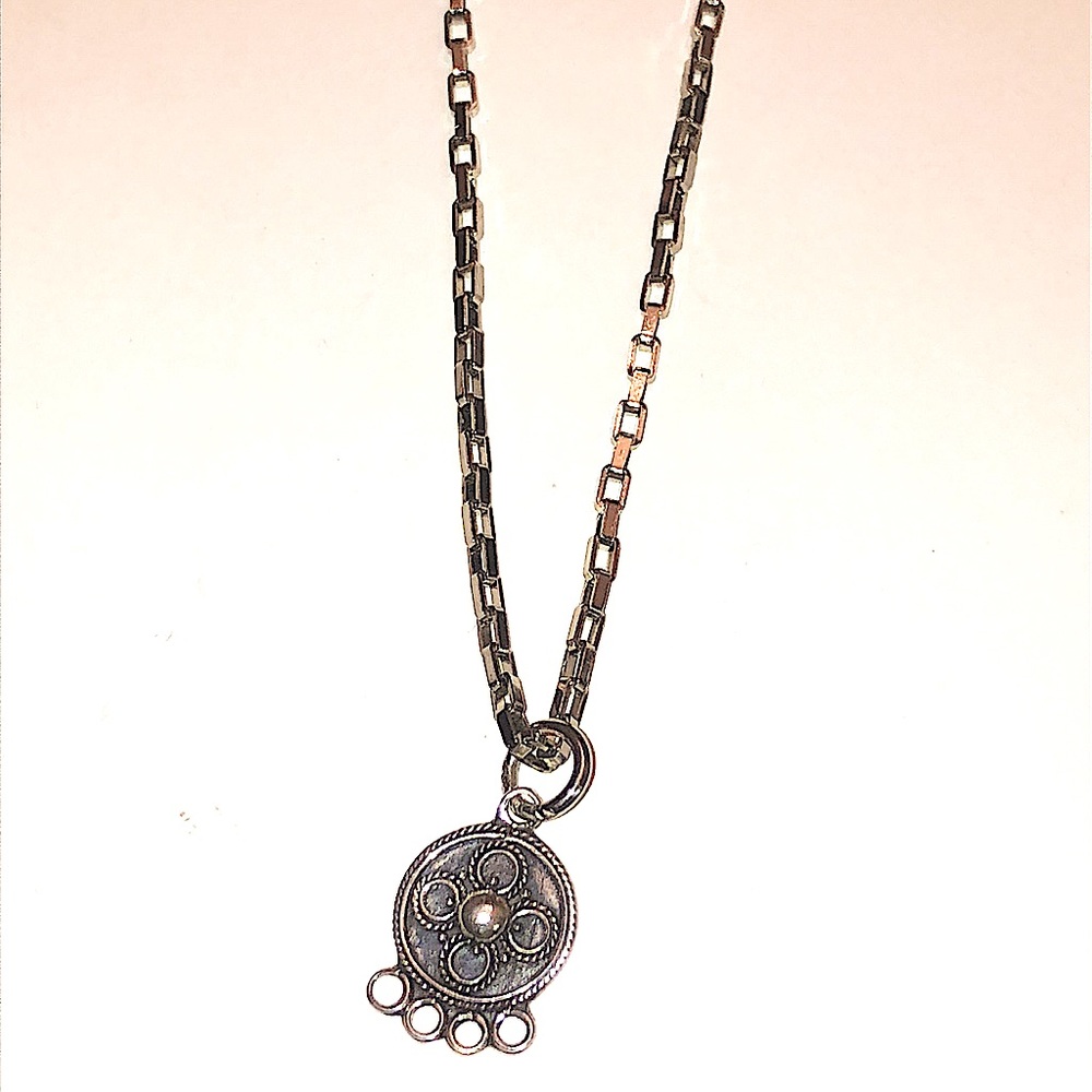 20” Silver necklace with Pendant